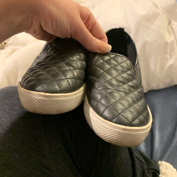 Quilted Slid Ons - Picture 7 of 7